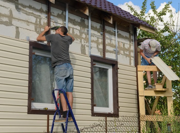 Vinyl Siding Repair: 6 Emergency Signs You Need Immediate Attention ...